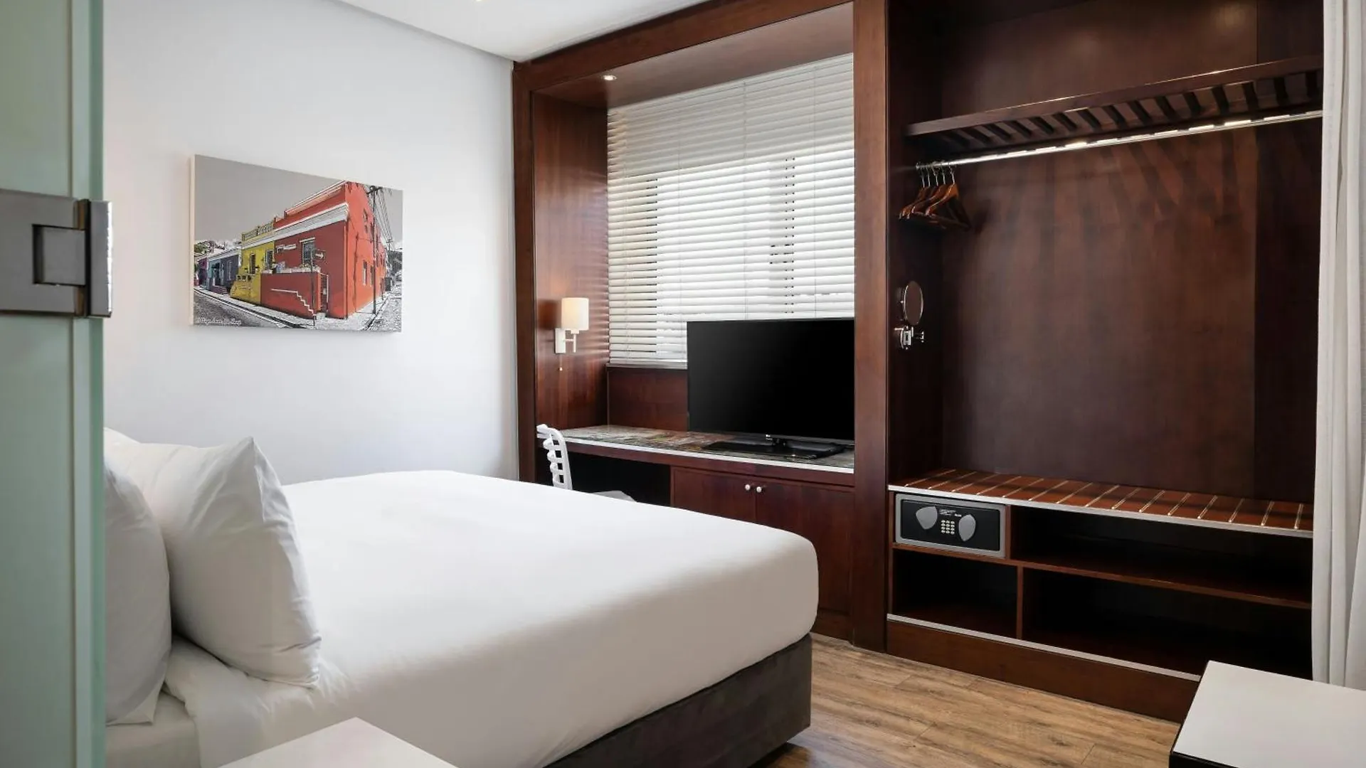 Protea Hotel Fire & Ice By Marriott Cape Town